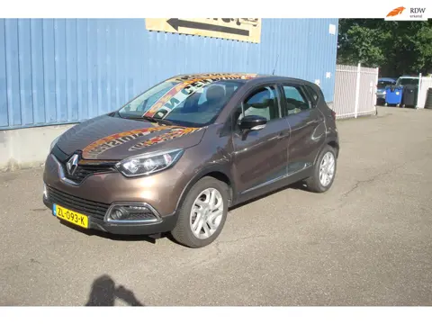 Renault Captur 0.9 TCe Expression, Afneembare trekhaak, Navigatie