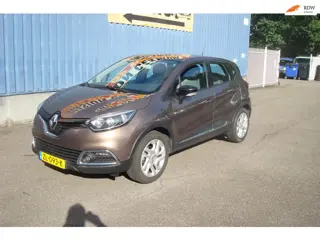 Renault Captur 0.9 TCe Expression, Afneembare trekhaak, Navigatie
