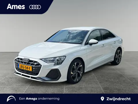 Audi A3 Limousine 30 115pk TFSI S edition Parkeerassistent | Elektr. instel. bestuurd.stoel | Stoelv