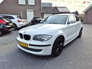 BMW 1-serie 116i 5 Drs Motor probleem !!! Koppakking eruit
