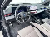Foto 25 van BMW i5 Sedan eDrive40 M Sport Pro 20 Inch / Stuur & Stoelverwarming voor + achter / Stoelventilatie