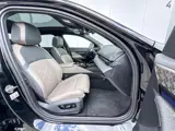 Foto 26 van BMW i5 Sedan eDrive40 M Sport Pro 20 Inch / Stuur & Stoelverwarming voor + achter / Stoelventilatie