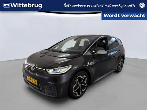 Volkswagen ID.3 First Plus 58 kWh 204pk / Navigatie / Matrix LED / LM 19 inch / Camera Parkeersensor
