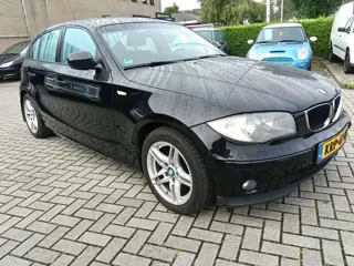 BMW 1-serie 116i EfficientDynamics Edition Dealer onderhouden !