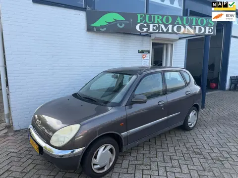 Daihatsu Sirion 1.0-12V RTi AUTOMAAT JAAR APK