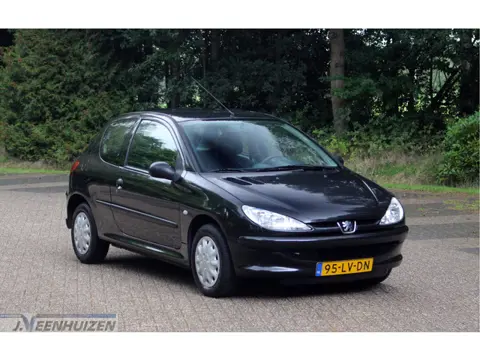 Peugeot 206 1.4 XR | 2003 | Nieuwe DB-riem!✨Leuke Auto! ✅Nieuwe APK |