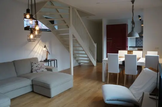 Woning aan de Eva Besnyöstraat te Amsterdam