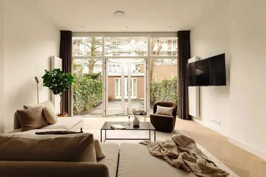Woning aan de Eerste Jan van der Heijdenstraat te Amsterdam