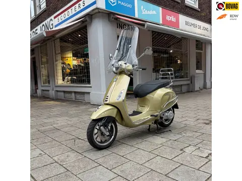 Vespa Bromscooter Primavera 50 RED