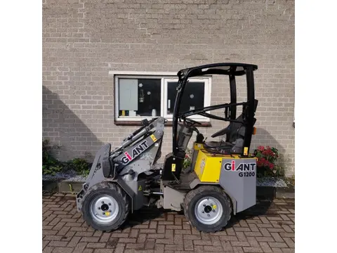 GIANT Minishovel Kniklader Wiellader Shovel