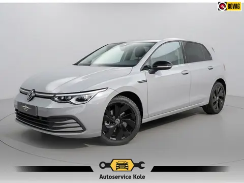 Volkswagen Golf 1.5 TSI 130pk Style * LAGE KMSTAND 26.000KM! * ParkeerCamera * Adaptieve Cruise Cont