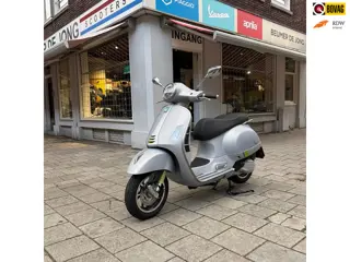 Vespa Scooter GTS 300 SuperTech HPE