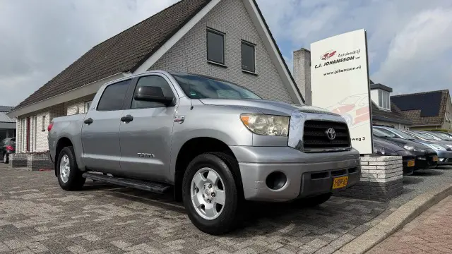 TOYOTA TUNDRA 5.7 V8 Double Cab