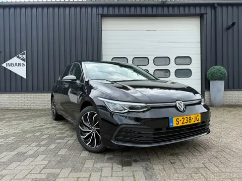 Volkswagen Golf 1.0 TSI Life |apple carplay| adaptive cruise| lounge pakket | parkeersensor|privacy 