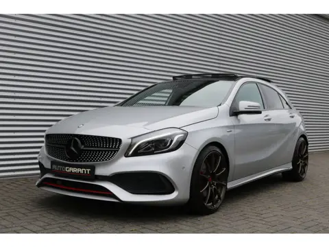 Mercedes-Benz A-Klasse 250 AMG Pakket (Panoramadak Navi/Camera Full Led 19InchLMV Dodehoekdetectie P
