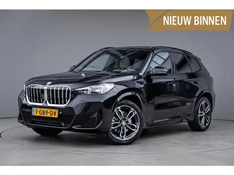 BMW X1 xDrive30e M-Sport Org.NL|Pano-dak|H&K|Trekhaak|HuD|360°|1e-eig.|Dealeronderhouden