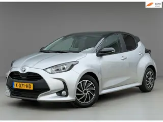 Toyota Yaris 1.5 Hybrid Bi-tone|Trekhaak|All-season|Adaptive-cruise|Carplay|Camera