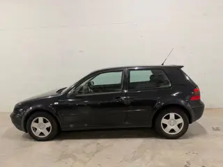 Volkswagen Golf 2.3 V5 Highline Nieuwe APK Dealer Onderhoud