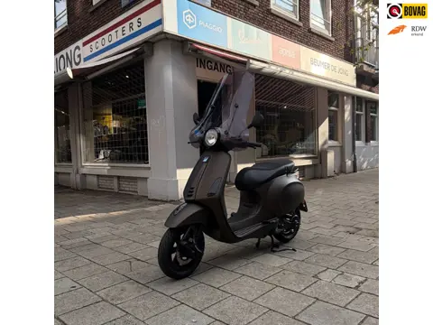 Vespa Snorscooter Primavera 4T
