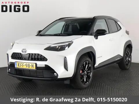 Toyota Yaris Cross Hybrid 115 Dynamic Sport Bi-Tone | Stuur- & Stoelverwarming | Apple Carplay & And