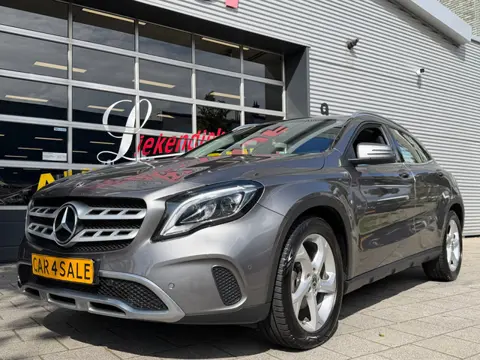 Mercedes-Benz GLA-klasse 180 Urban Sport - Navigatie I Airco I 1/2 Leder Sport interieur & Velgen I 