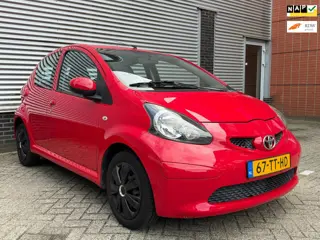 Toyota Aygo 1.0-12V +, apk, geen airco, 5 deuren, nl auto, nap, inruil mogelijk.