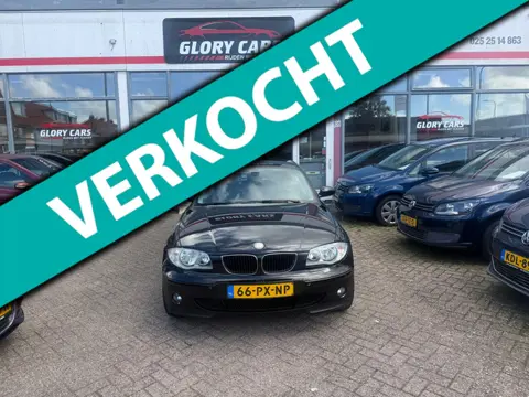 BMW 1-serie 116i NAVI-VOOR EN ACHTER PDC