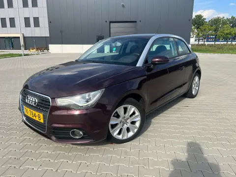 Audi A1 1.4 TFSI Attraction Pro Line Stoelverwarming!