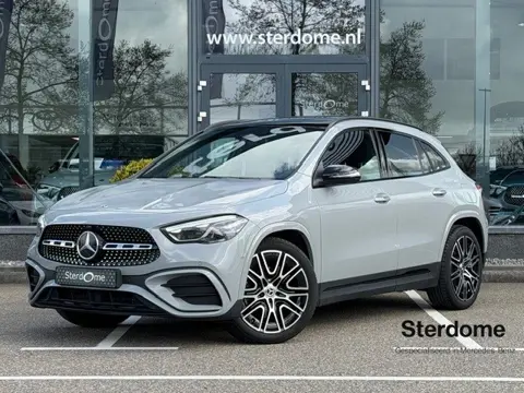 Mercedes-Benz GLA 200 Business Solution AMG l Panoramadak l MBUX l MULTIBEAM LED l Keyless Go l Came