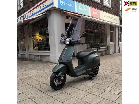 Vespa Snorscooter Primavera 4T