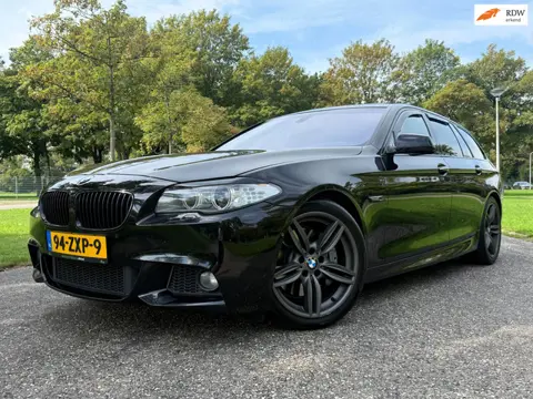 BMW 5-serie Touring 530d High Executive | M-Pakket | Soft-Close | 360 Camera | Leer |