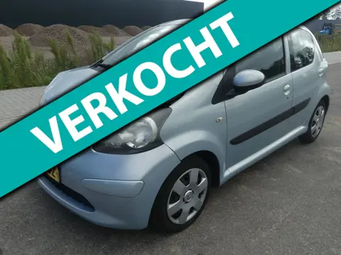 Toyota Aygo 1.0-12V + - Airco - 5drs - SCHADE - Keurig Onderhouden