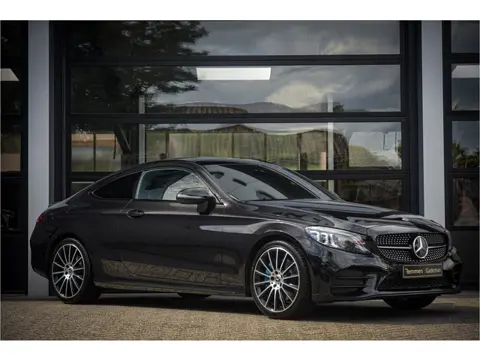 Mercedes-Benz C-Klasse Coupé 300 AMG Line * Premium Plus Pack