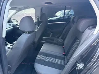 Foto 16 van Volkswagen Golf 1.6 Optive 4