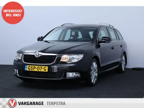 Škoda Superb Combi 1.8 TSI Elegance Business Line/ 17'' LMV/ Stoelverw./ Elek. Kofferklep/ Xenon/ El