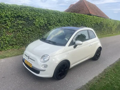 Fiat 500 automaat lounge parelmoer (bj 2013)