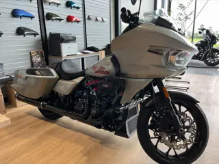 Harley-Davidson FLTRXSTSE CVO ROAD GLIDE ST (bj 2025)