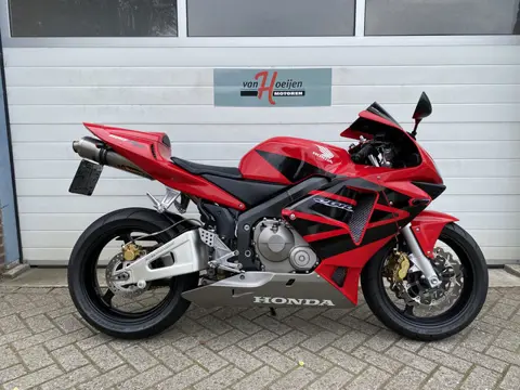 Honda CBR600RR SPORT AKRAPOVIC! (bj 2003)