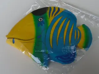 HOUTEN VIS 20 CM Nr 7 GEEL BLAUW NIEUW.