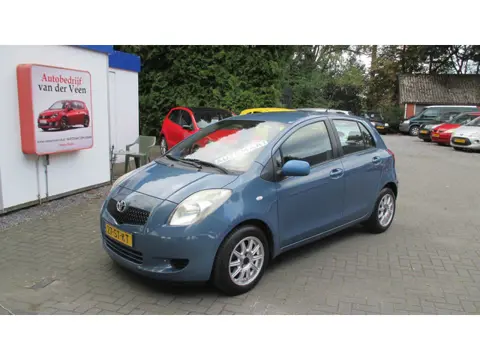 Toyota Yaris 1.3 VVTi Sol MMT