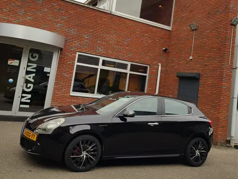 Alfa Romeo Giulietta 1.4 T 170Pk Vol Leder Navi Xenon 18"Vlg
