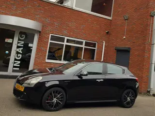 Alfa Romeo Giulietta 1.4 T 170Pk Vol Leder Navi Xenon 18"Vlg