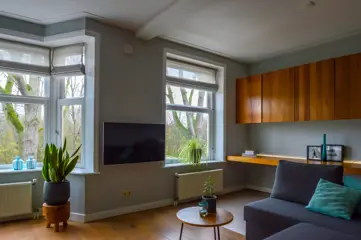 Woning aan de Postjeskade te Amsterdam
