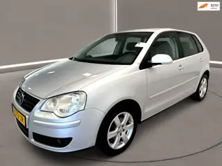 Volkswagen Polo 1.4-16V Trendline 80 Pk 5 deurs Airco Nap