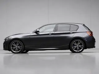 BMW 1-serie M135i xDrive Sport (GROOT NAVI,PDC,MATRIX,STOELVERWARMING,CLIMATE,CRUISE,GETINT,SPORTSTO