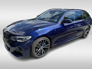 BMW 3 Serie Touring 330i High Executive Ed. M Sport / Trekhaak / Panoramadak / 360Camera / Head-up /