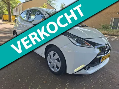 Toyota Aygo AUTOMAAT/ 97.000 NAP/ Camera / Tweede eigenaar