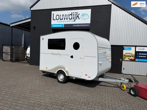 HOBBY Beachy 360 ’23 (Luifel, 736 kg)