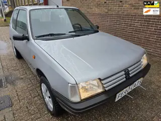 Peugeot 205 1.4 APK nieuw 1750,-