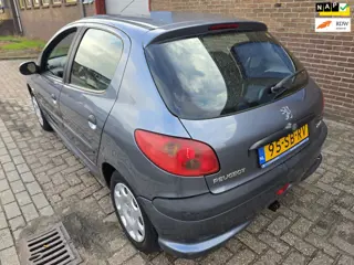 Peugeot 206 1.4 5 deurs 184 dkm NAP 950,-